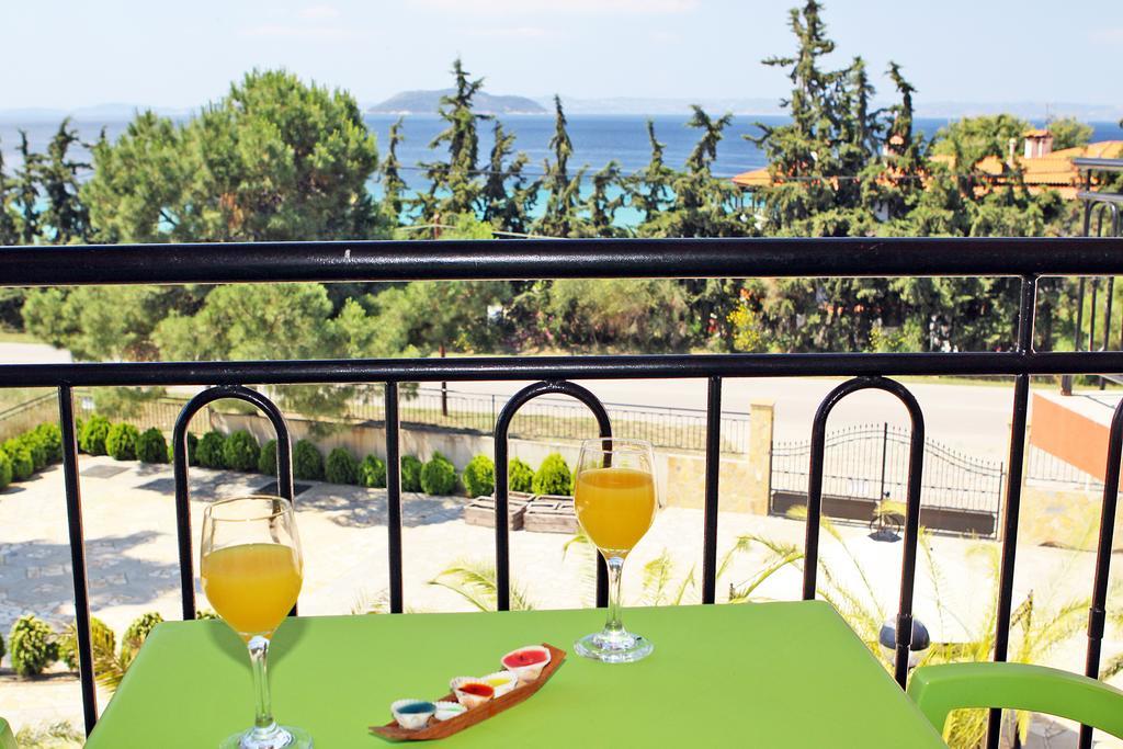 Ta 2 Pefka - Petros Italos Neos Marmaras Kamer foto
