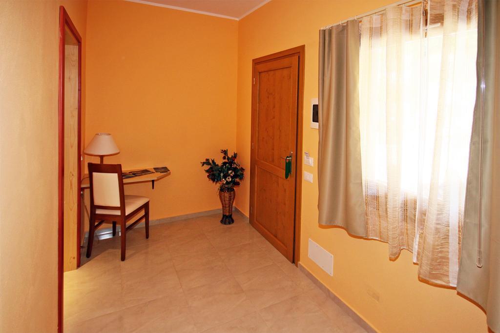 Ta 2 Pefka - Petros Italos Neos Marmaras Kamer foto